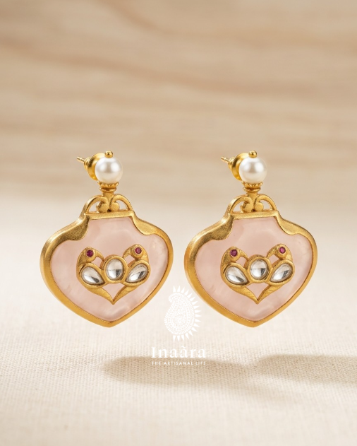 أقراط متدلية من كوارتز الورد بتصميم حرفي