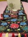مفرش طاولة مطرَّز (39x149 سم)