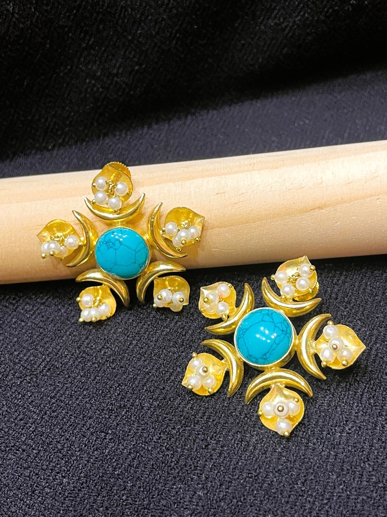 Monalisa Stone w/Pearls Earrings (copy)