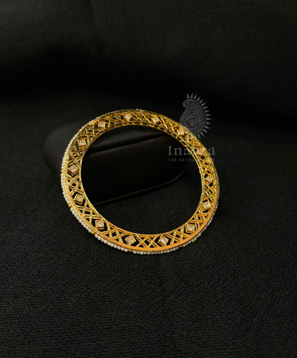 سوار مرصع مع خرز