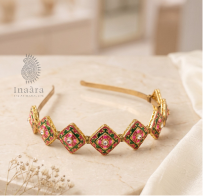 طوق شعر كوندان مصنوع يدويًا بتصميم لوحة ماسية