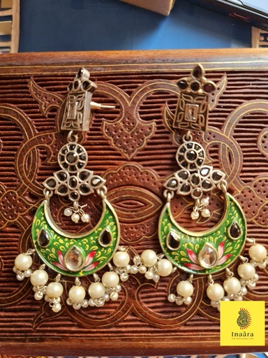 [inaara_sp00608] Silver and Enamel Meenakari Earrings