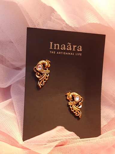 [inaara_sp00445] أقراط مسمارية صغيرة بنقشة الطاووس
