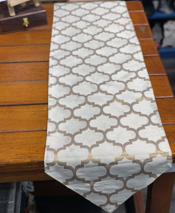 Table runner (174x30cm)
