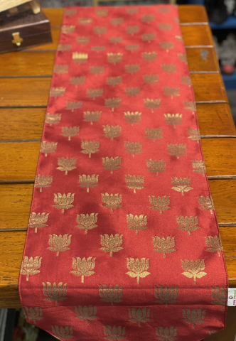 Table runner (174x30cm)