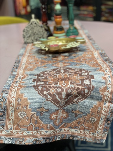مفرش طاولة طويل من مخمل جايبور الرقمي