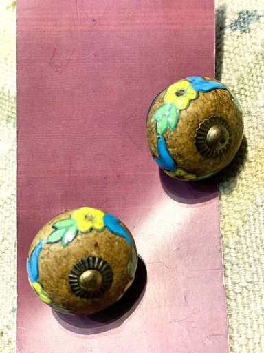 Cramic EarthyCol. FloralEmb. DorKnob/2
