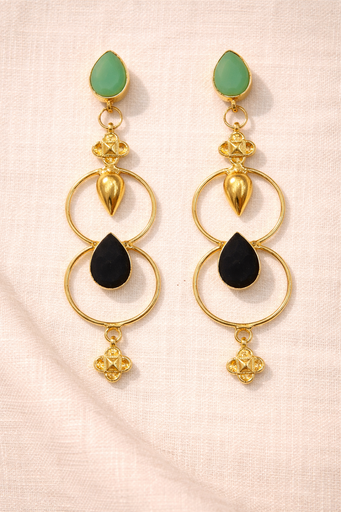Lightweight dangling earrings