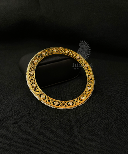 سوار مرصع مع خرز