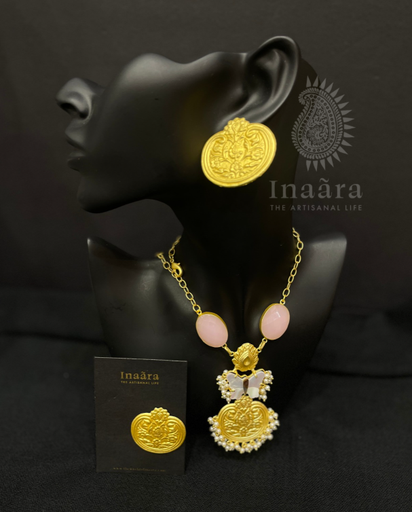 Handcrafted Pearl Butterfly Necklace Set