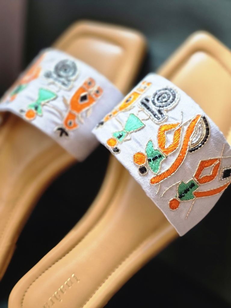 Warli Dancer Sliders