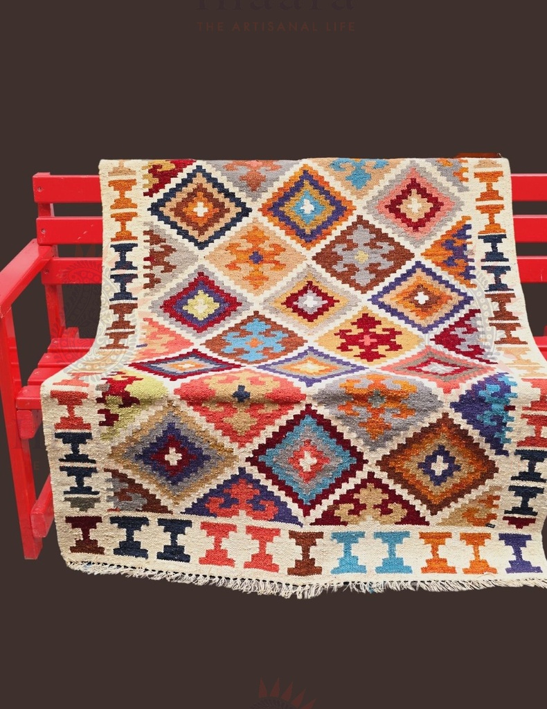 Geometric pattern Hand knotted rug (10x5 feet)