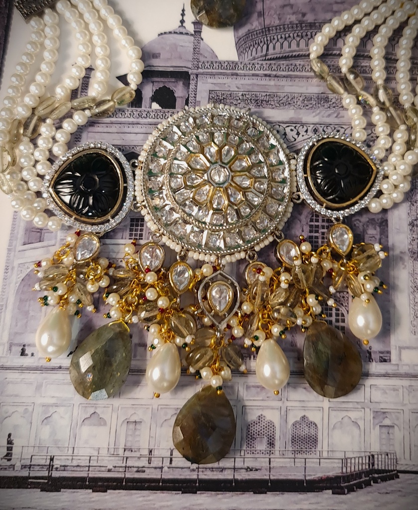 Opulent Labrodite Choker Set