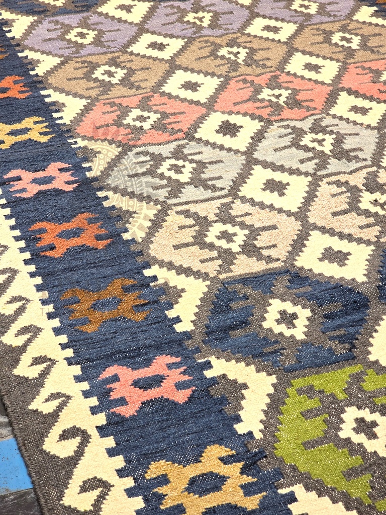 Raazi Handwoven Dhurrie