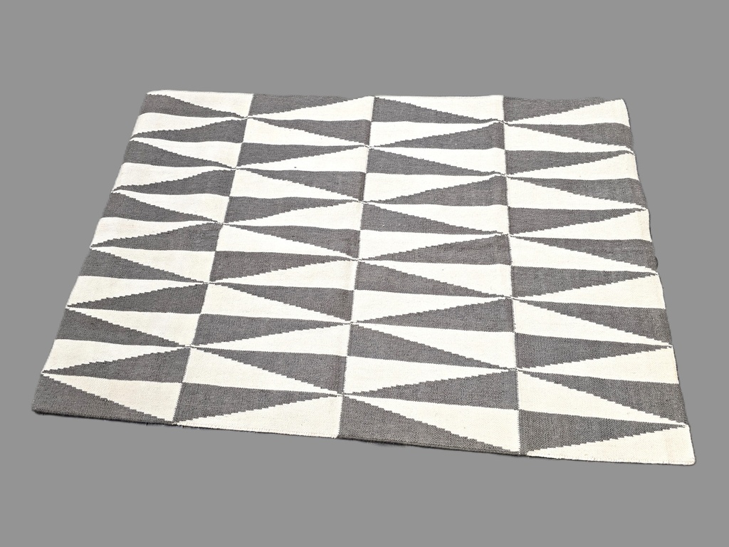Inaara Handwoven Dhurrie