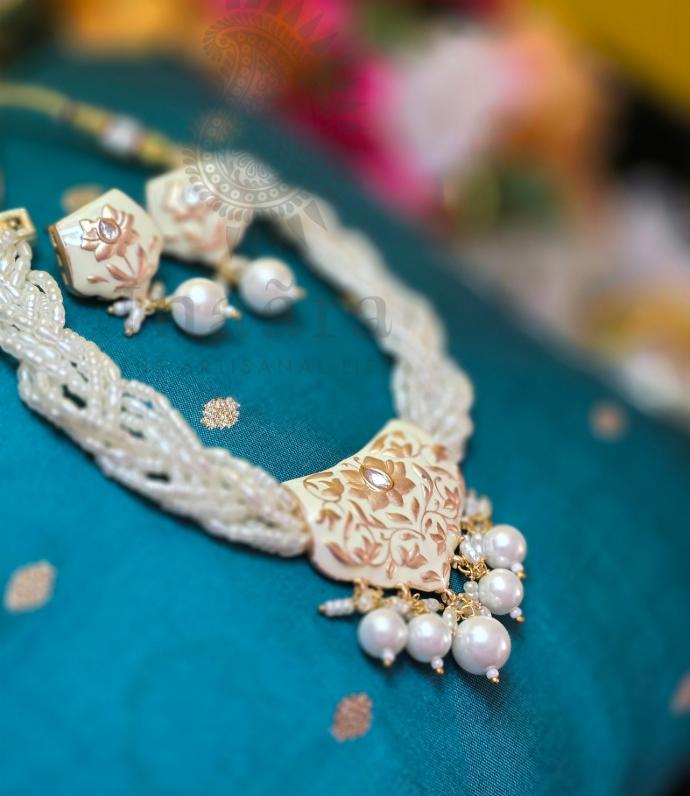 Alka Short Necklace Set