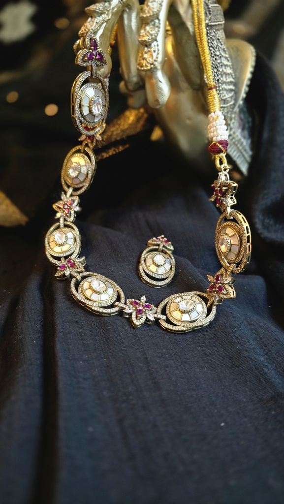 The Aurora Necklace - Mother of Pearl