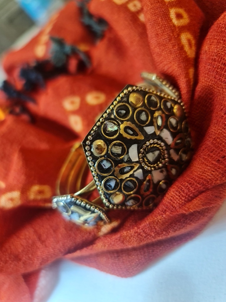 Tibetian Mother of Pearl Cuff
