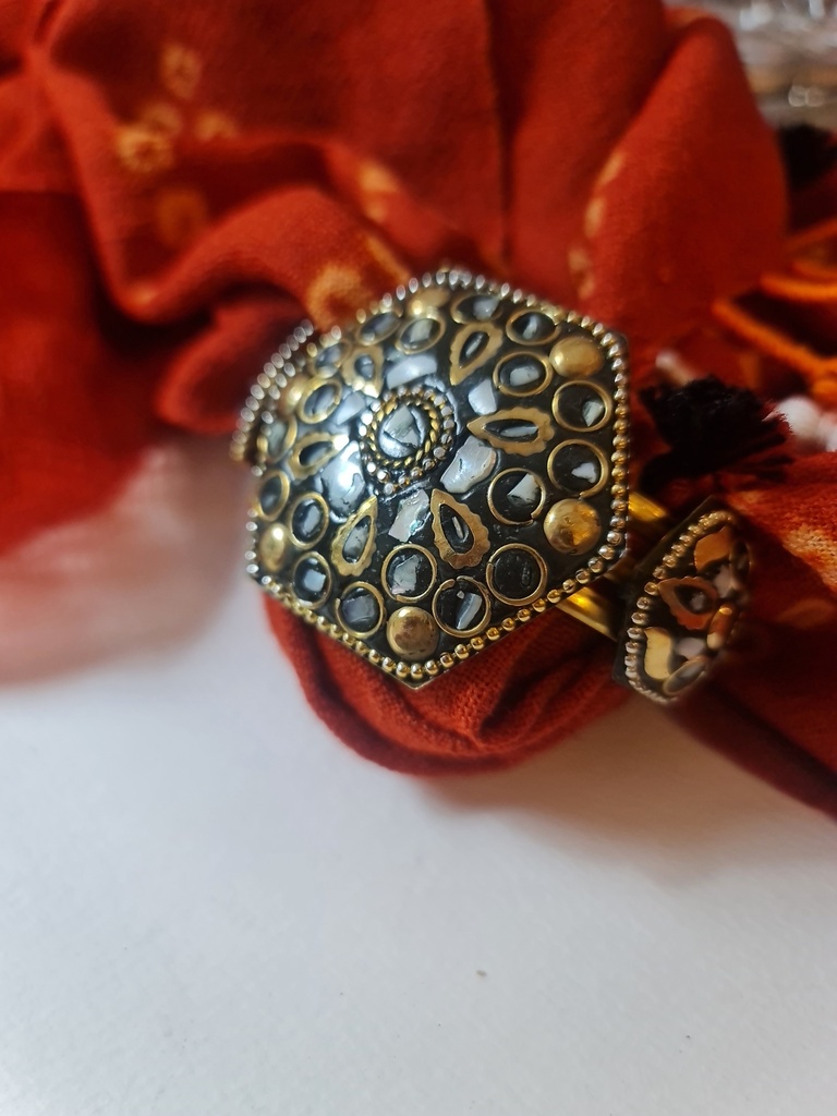 Tibetian Mother of Pearl Cuff
