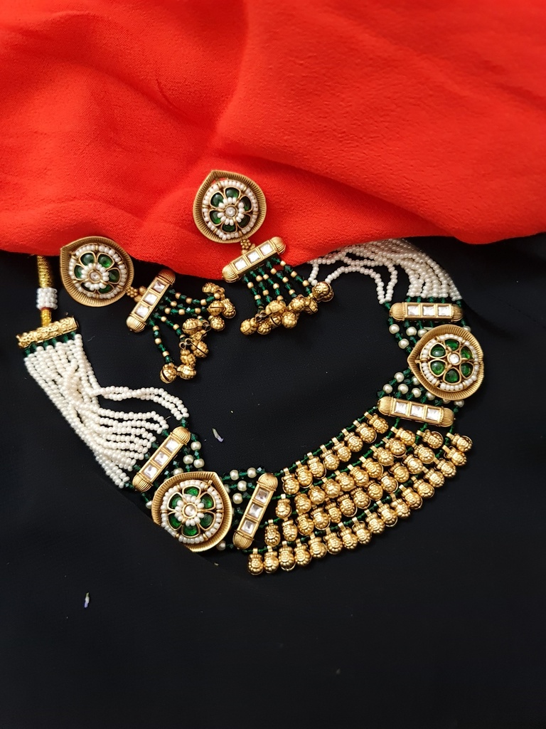 Lightweight Antique Style Necklace