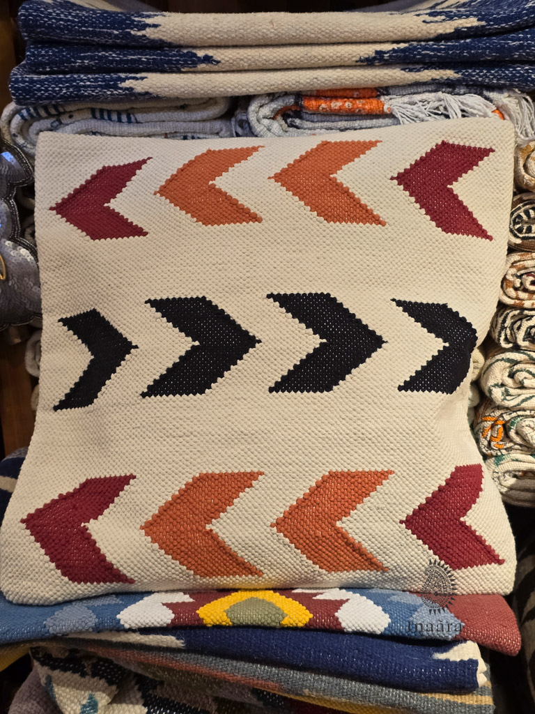 Hand woven cushion cover (Single piece)