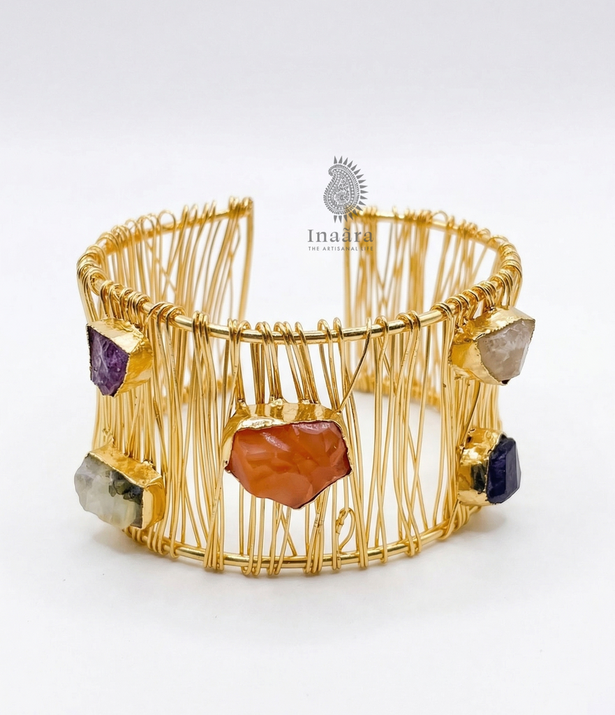 سوار كَفّ من الحجر الخام 4