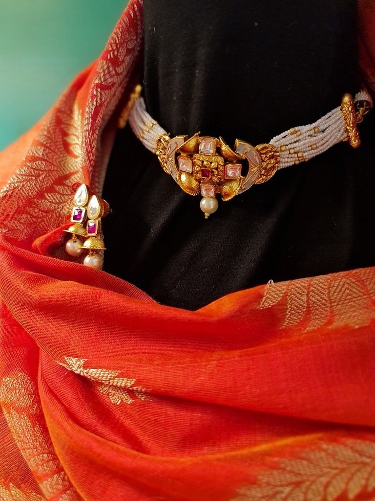 South Style Pearl Choker