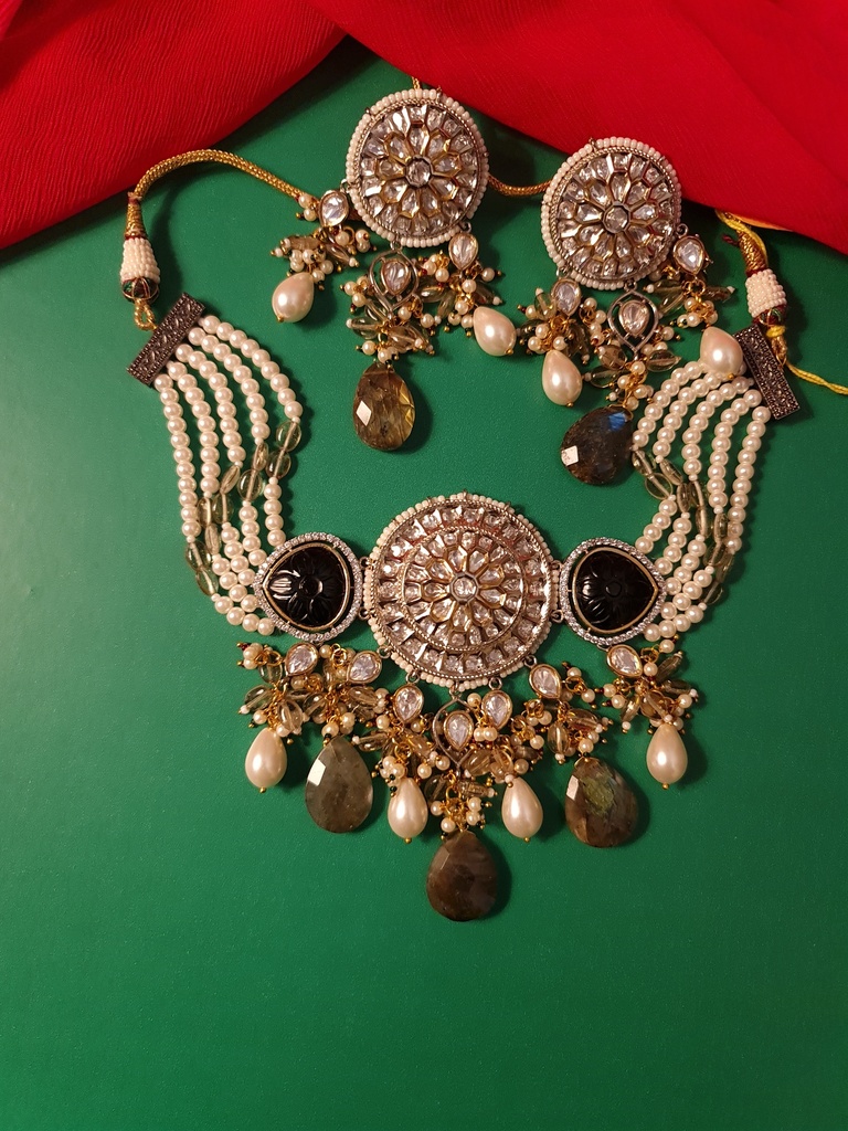 Opulent Labrodite Choker Set
