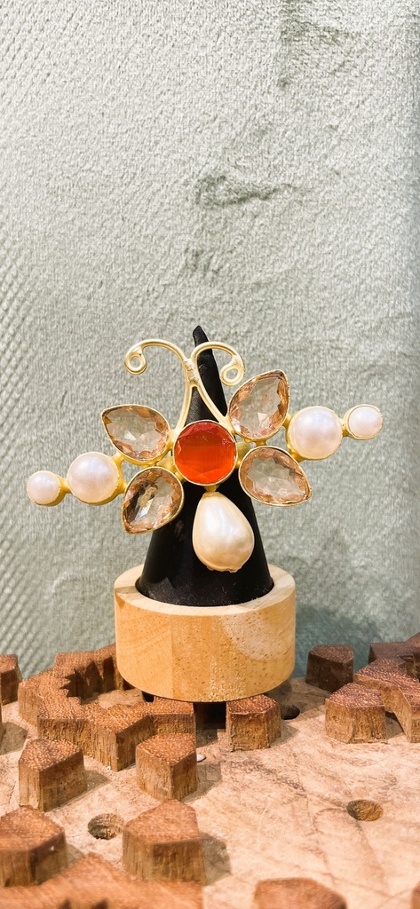 Clinohumite Stone w/ Pearl Ring