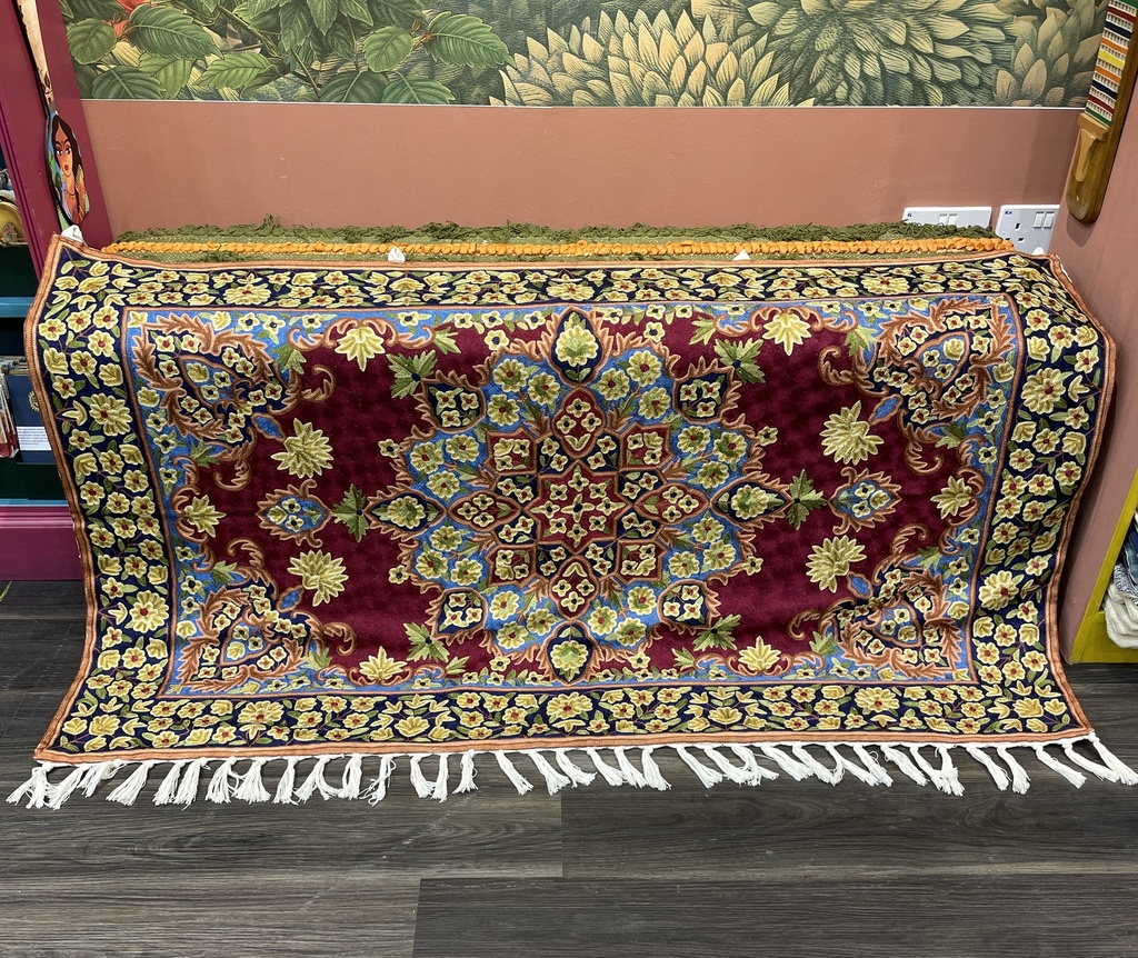 Kashmiri Tapestry Cats and a Sun(3x2ft) (copy)