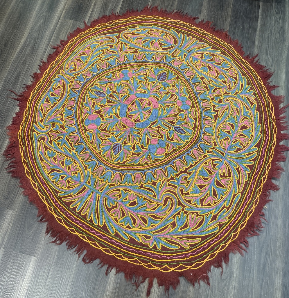 Namada Crewl Embroidery Rug Round