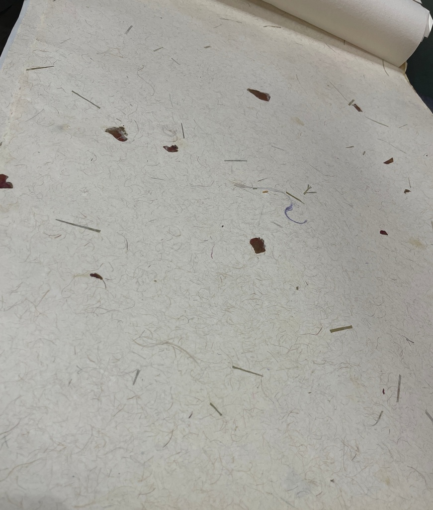 Gift Wrap w/ Natural Petals 76x56cm/roll)