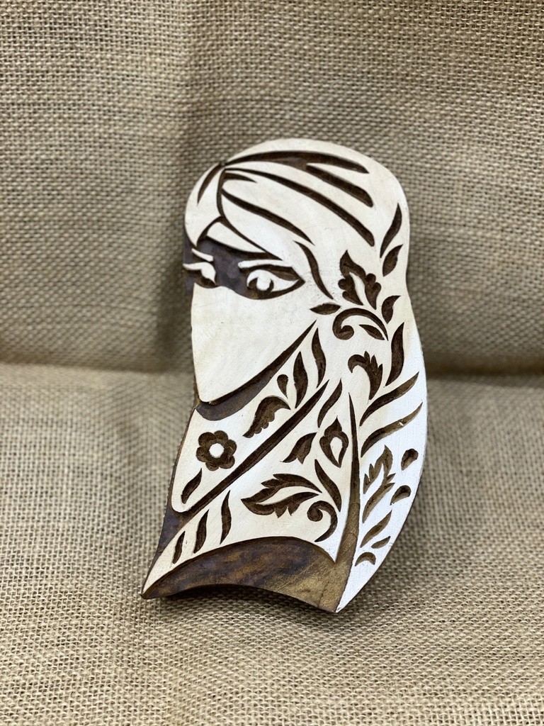 زينة جدارية للنقاب - يمين