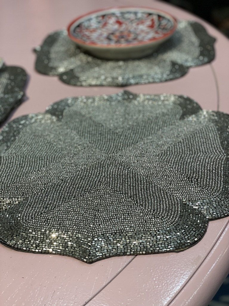 Glitz Silver Beaded Table Mat