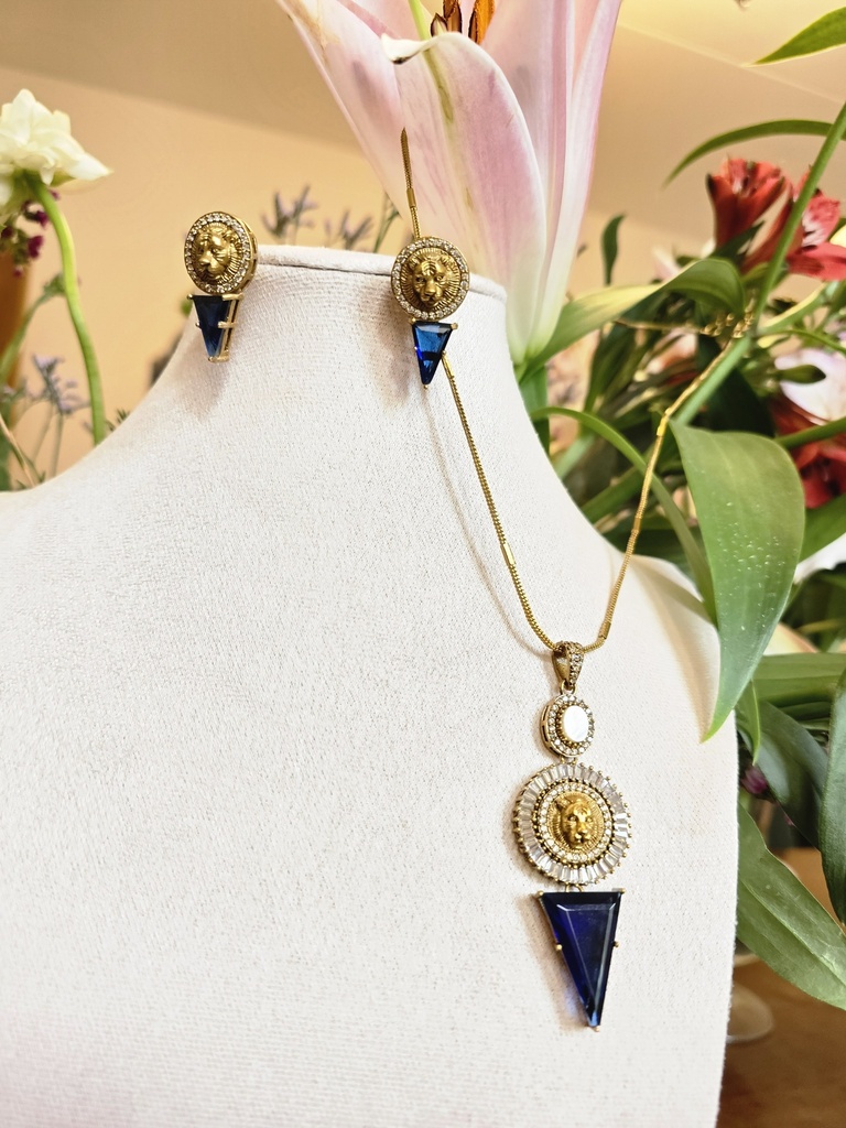 Vintage-Style w/Triangular Blue Sapphire Pendant Set