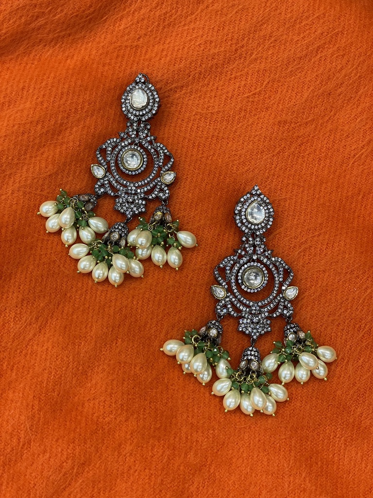 Oxidized Kudan w/Green Beads&Pearls Earring