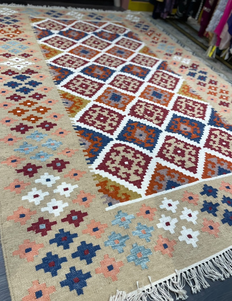 Handwoven Dhurrie(8x5ft)