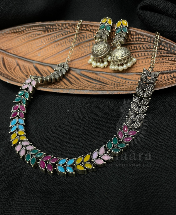 Oxidized Stone Necklace Set w/ Leaf Motif