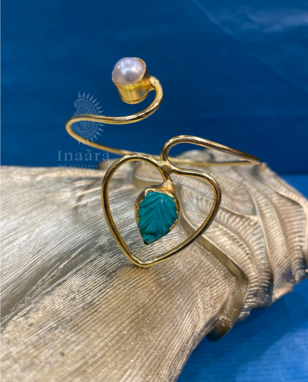 Glass Stone w/ Pearl Bangle