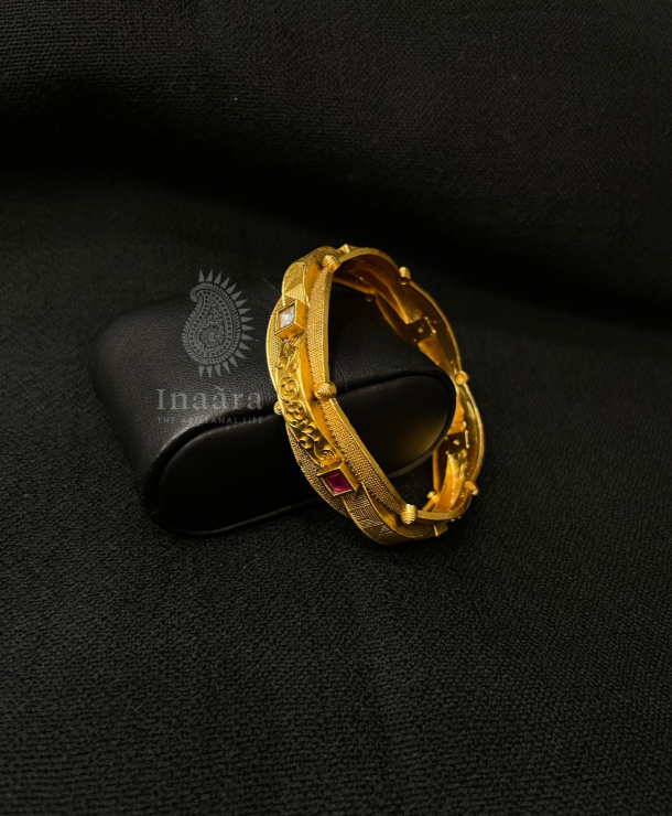 Kada Bangle w/ Ruby Stone (copy)
