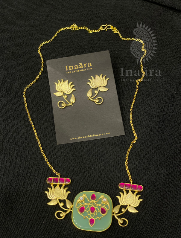 Lotus Pendant Necklace Set- Green/Pink
