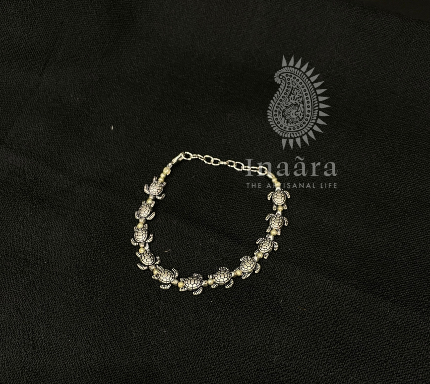 Silver-Toned Shell Link Bracelet (copy)