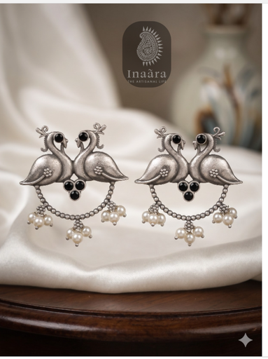The Silver lover Swan with pearl