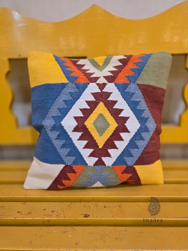 [inaara_sp00276] Hand woven cushion cover (Single piece)