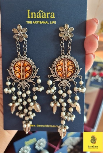 [inaara_sp00606] Silver Dangling Earrings