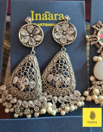 [inaara_sp00642] Silver plated stone studded hanging earrings
