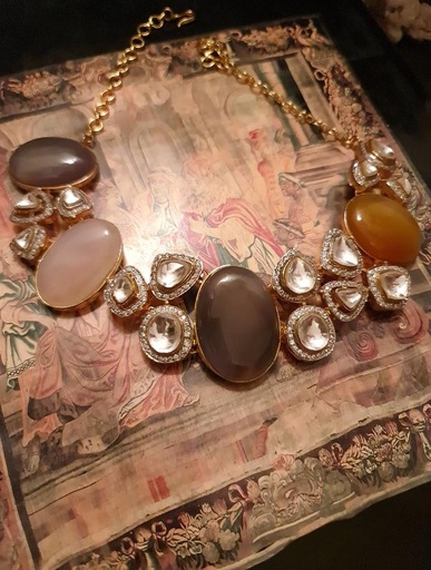 [inaara_sp00130] Cabochon Moissanite Statement Necklace