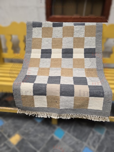 [inaara_sp00163] Checkers Handwoven Dhurrie