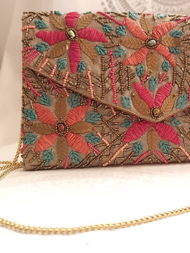 [inaara_sp00501] Primrose Evening Clutch
