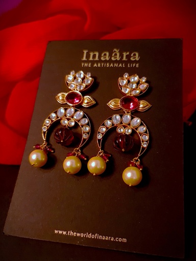 [inaara_sp00666] The Dancing Crescent Polki Earrings